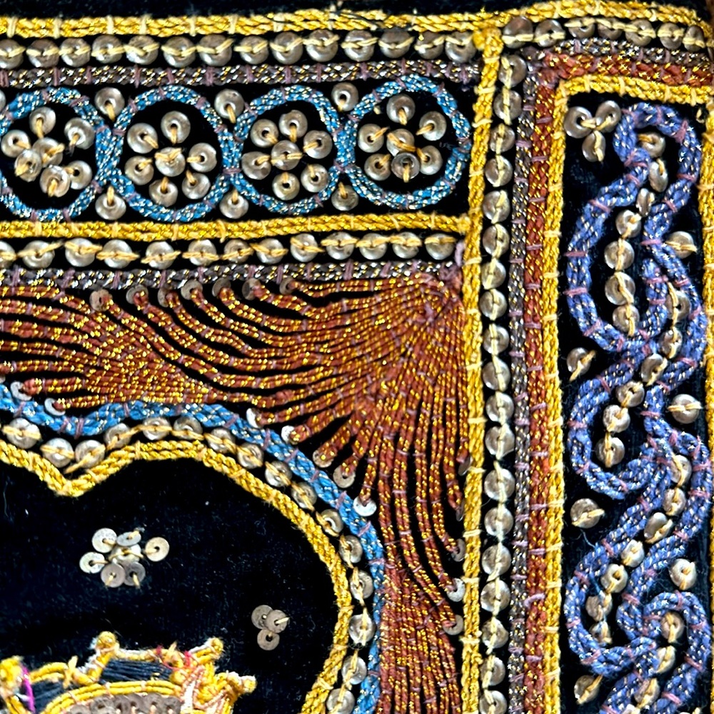 Vintage Burmese Kalaga Tapestry Crossbody Bag - Picture 9 of 13